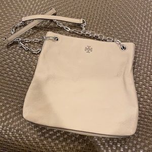 Thin satchel with either two handle straps or cross body
